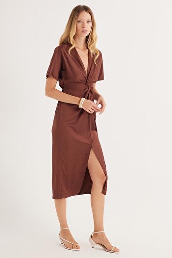 Tudors Women's Slim Fit Slim Fit Short Sleeve V Neck Brown Dress