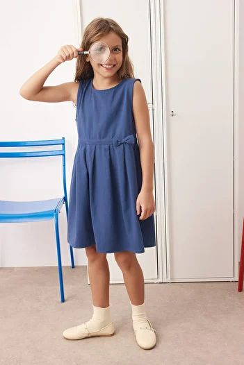 TRENDYOLKIDS Námořnická modrá 100% bavlna Jednobarevné/Basic školní šaty s výstřihem do A pro dívky TKDAW26EL00004