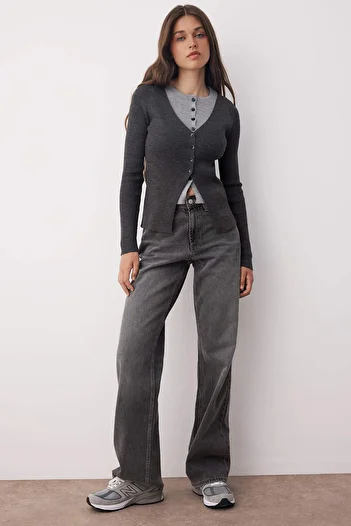 Trendyol Collection Anthracite Fitted Body Fitted Color Block Knitwear Cardigan Twoaw26Hi00172