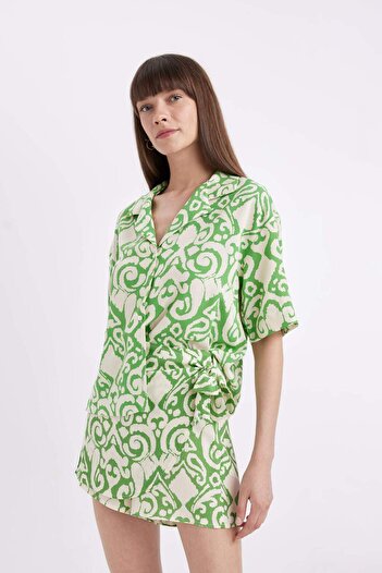 DeFacto Regular Fit Desenli Pijama Yaka Kısa Kollu Gömlek C3389AX24SM