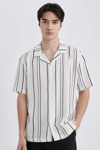 DeFacto Regular Fit Apache Collar Striped Viscose Short Sleeve Shirt B7386Ax24Sp