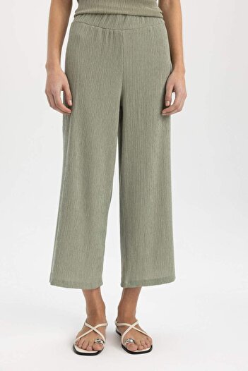 DeFacto Wide Leg Geniş Bol Paça Normal Bel Bürümcük Kapri Pantolon C4329AX24SP