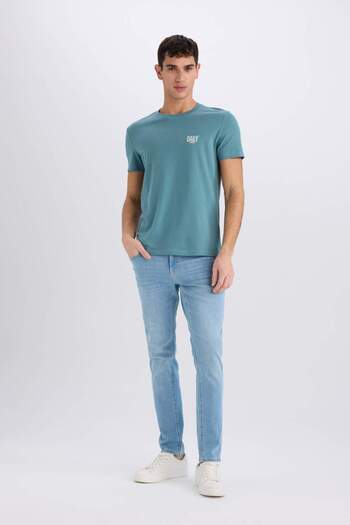 DeFacto 100 % Baumwolle Slim Fit Slim Fit Rundhalsausschnitt bedrucktes Kurzarm-T-Shirt C2078AX24SM
