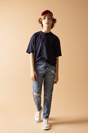 DeFacto Boy's Oversize Fit Judge Collar Short Sleeve T-Shirt B8895A824SM