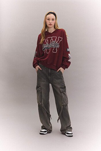 DeFacto Coool Oversize Wide Fit V-Neck Printed Washed Faded Effect Sweatshirt C4477Ax24Sp