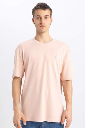 DeFacto Comfort Regular Fit Bequeme Passform Rundhalsausschnitt Bedrucktes Kurzarm-T-Shirt aus schwerem Stoff B4288AX24SP