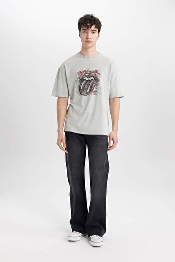 DeFacto Rolling Stones Comfort Regular Fit Άνετη εφαρμογή με λαιμόκοψη κοντομάνικο μπλουζάκι B5524AX24SP