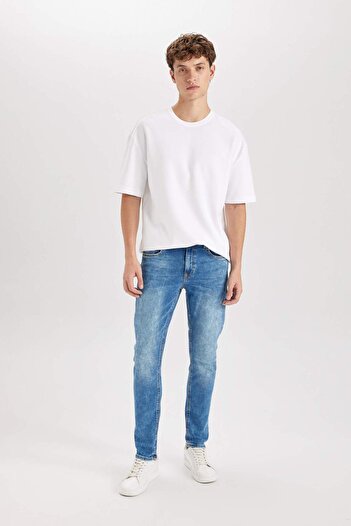 DeFacto Carlo Skinny Fit Ekstra Dar Kalıp Normal Bel Ekstra Dar Paça Jean Pantolon B4672AX24SP