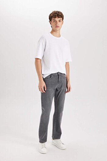 DeFacto Sergio Regular Fit Normal Fit Normal Waist Pipe Leg Jean Pants B7349Ax24Sp