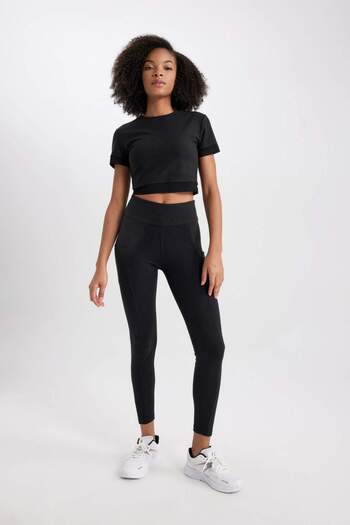 DeFacto Defactofit Crop Crew Neck Sportsman Short Sleeve T-Shirt A2505Ax23Au