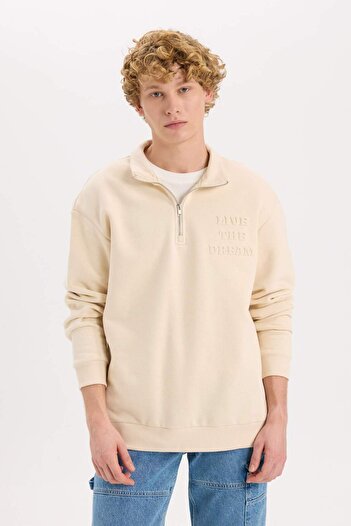 DeFacto Comfort Regular Fit Rahat Kalıp Dik Yaka Fermuarlı Baskılı Sweatshirt B0254AX23WN