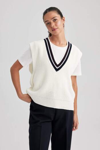 DeFacto Regular Fit V-Neck Thessaloniki Knitted Sweater A3867Ax23Wn