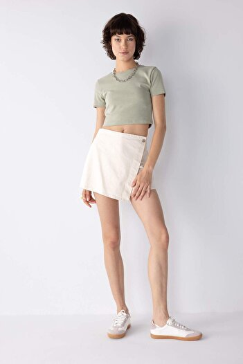 DeFacto Coool Fitted Basic Short Sleeve Crop T-Shirt T9631Az23Sm