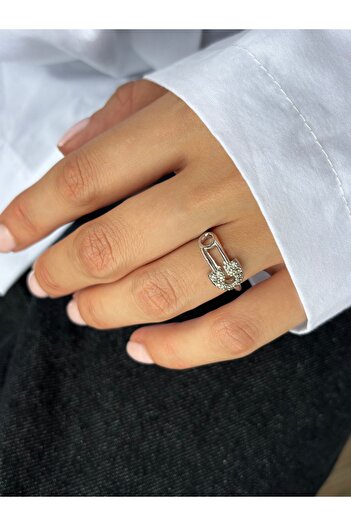 Ressia Needle Design Ring