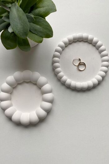 BayCazip Bubble 2-Piece Decorative Concrete Plate Jewelry Plate or Coaster