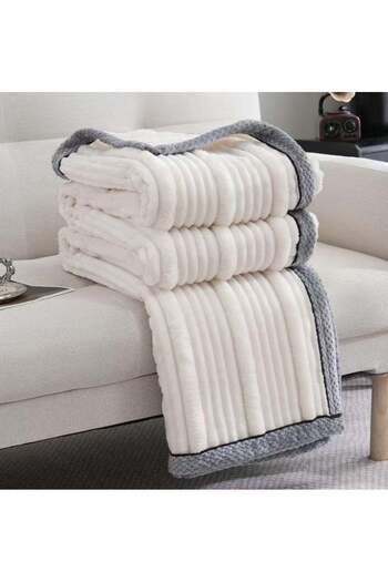 Comfy Luxurious Embossed White Blanket With Grey Border King Size 200 x 230 Cm
