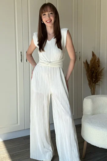 Dilay Gökoğlu Butik Padded Waist Detailed Crinkle Pleated Wide Leg White Jumpsuit