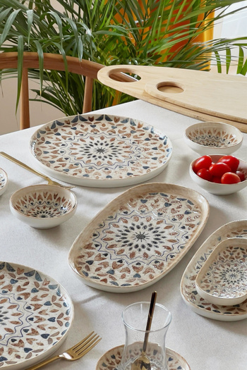 Home Lunaria 29 Piece Porcelain Breakfast Set for 6 Persons Kayak Presentation Set with Tea Cups