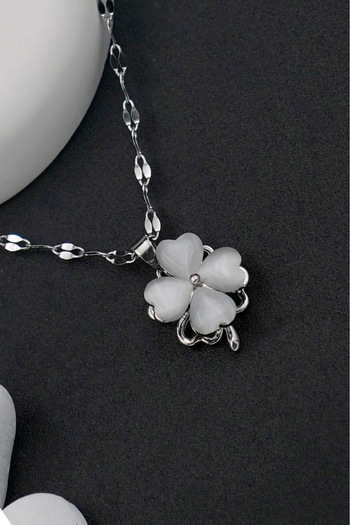The Collection Silver Stainless Steel Women's Necklace with Rotating Clover Figure Stone