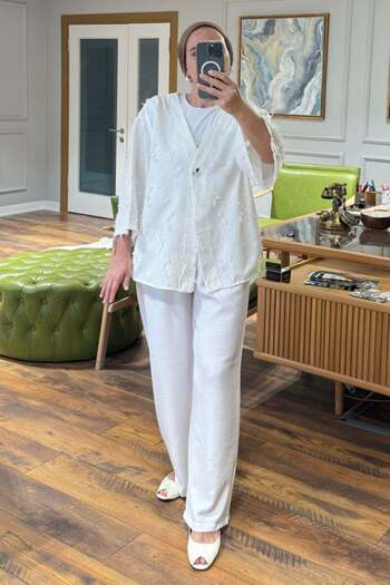 Hatun Atila Textured V-Neck Single Button Jacket and Wide Leg Pants Two-Piece Suit 8883 - White
