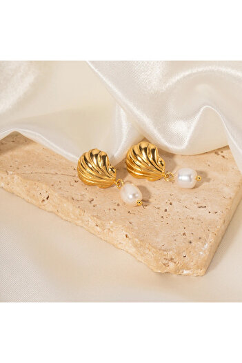 Eva Grace Davina earrings, gold, made of stainless steel and natural cultured pearls, 18K gold plated, fashion