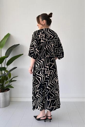 MaziButik Ζιγκ-ζαγκ Φόρεμα Μπατονέτας Μαύρο
