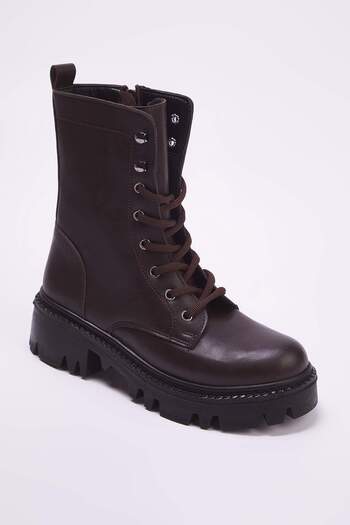 TRENDYOL SHOES Σκούρο καφέ φερμουάρ και δαντέλα Λεπτομερείς γυναικείες μπότες TAKAW25BO00025