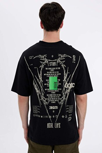 DeFacto 100% βαμβακερό Comfort Regular Fit Άνετη εφαρμογή Crew Neck με στάμπα στην πλάτη κοντομάνικο μπλουζάκι C4088AX24SM