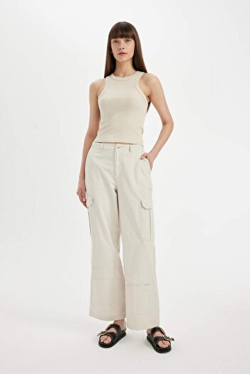 DeFacto Gabardine Cargo Pants - Wide Loose Leg, Cargo Pocket, Regular Waist, Straight Basic Style C5974Ax24Sp