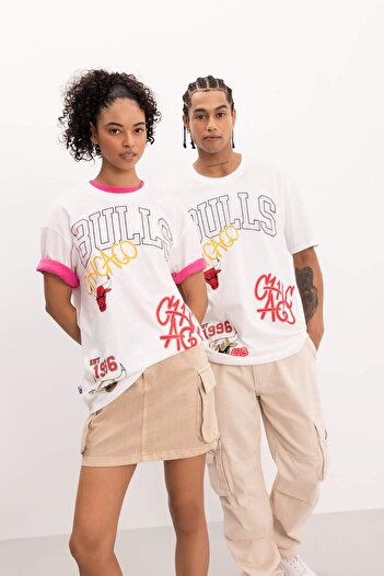 DeFacto DeFactoFit NBA Chicago Bulls Boxy Fit με λαιμόκοψη κοντομάνικο μπλουζάκι B9886AX24SM