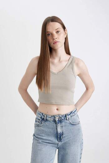 DeFacto Fitted V Neck Basic Plain Ribbed Camisole Undershirt B7028Ax24Sm