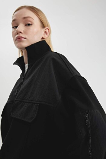 DeFacto Coool Fermuarlı Yaka Crop Kalın Sweatshirt C4395AX24SP