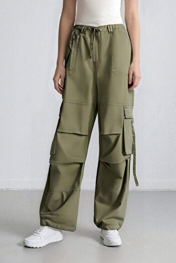DeFacto Wide Leg Gabardine Trousers - Straight Lace-Up, Regular Waist, Cargo Pocket B1205Ax24Sp