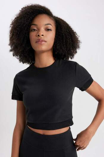 DeFacto Defactofit Crop Crew Neck Sportsman Short Sleeve T-Shirt A2505Ax23Au
