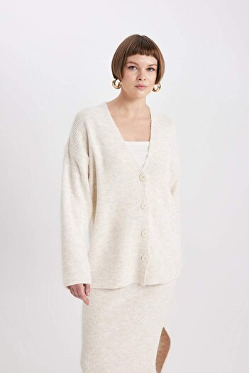 DeFacto Oversize Wide Fit V-Neck Buttoned Knitwear Cardigan B3782Ax23Wn