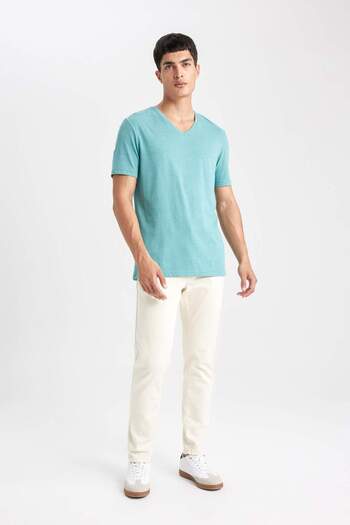 DeFacto Slim Fit Slim Fit V-Neck Basic Solid Short Sleeve Cotton T-Shirt M7669Az23Sp