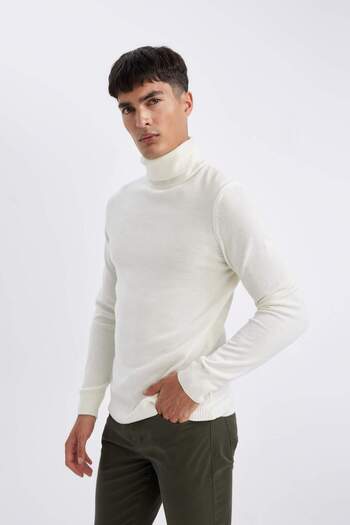 DeFacto Slim Fit Dar Kesim Balıkçı Yaka Basic Düz Triko Kazak R1124AZ23WN
