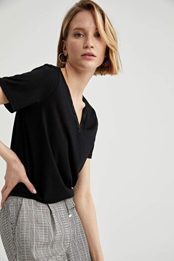 DeFacto Regular Fit V-Neck Basic κοντομάνικο μαύρο μπλουζάκι K5057AZ21SP