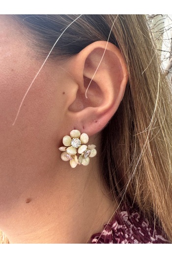 MODA Women's Earrings with Flower Design and Stone Detail - Elegant Summer Accessory (3 Color Options)