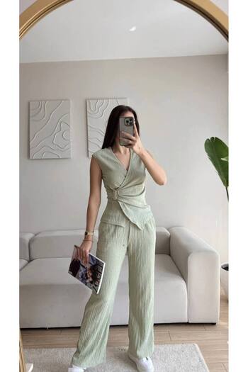 WeebBoutique KRUVAZE BELİ TOKALI ALT ÜST GÜNLÜK TAKIM YEŞİL