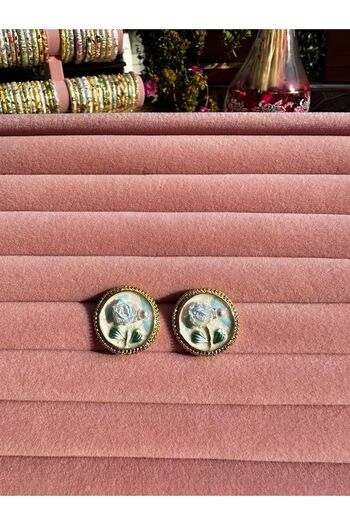 Mutenaura Vip Enamel Art Earrings