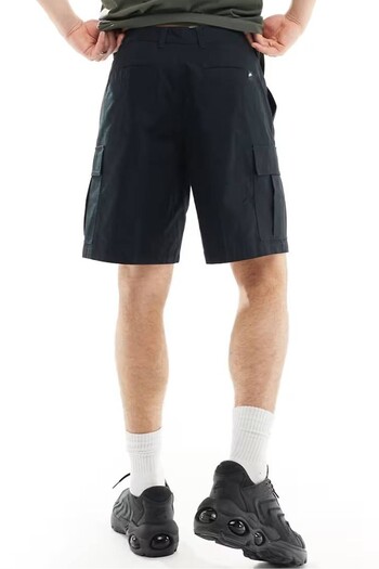 Nike Club Woven Cargo Short in Black Men's Woven Cargo Pocket Shorts Black