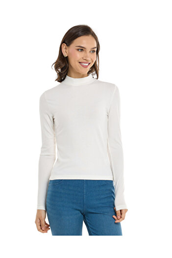 R&B Ribbed Top with High Neck and Long Sleeves