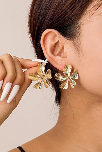 Mutenaura Stainless Steel Flower Figured Earrings