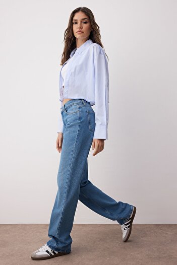 Trendyol Collection Blugi albaștri cu talie joasă și picioare largi TWOAW23JE00566