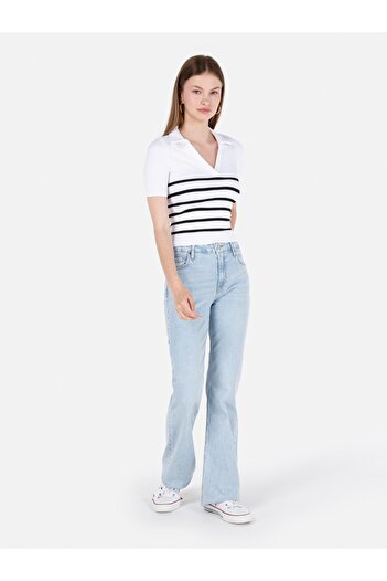 Colin's Γυναικείο λευκό κοντομάνικο μπλουζάκι Slim Fit V λαιμόκοψη