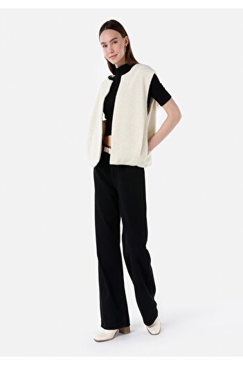 Colin's Γυναικείο εκρού μπουφάν Regular Fit