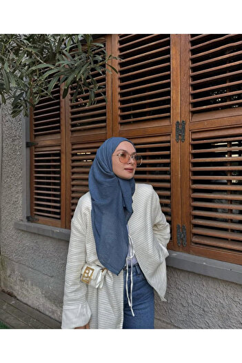 ARMANDA ŞÜHEDA'NIN TERCİHİ MÜSLİN YAPRAK DESEN ŞAL - İNDİGO