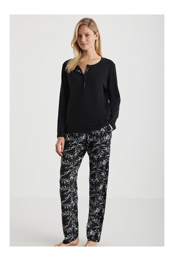 Kom Leaf Pajama Set