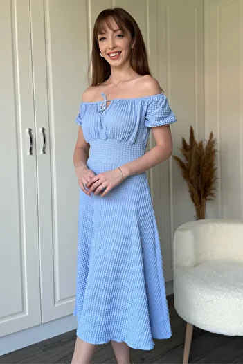 Dilay Gökoğlu Butik Off-The-Shoulder Seersucker Fabric Midi Blue Dress
